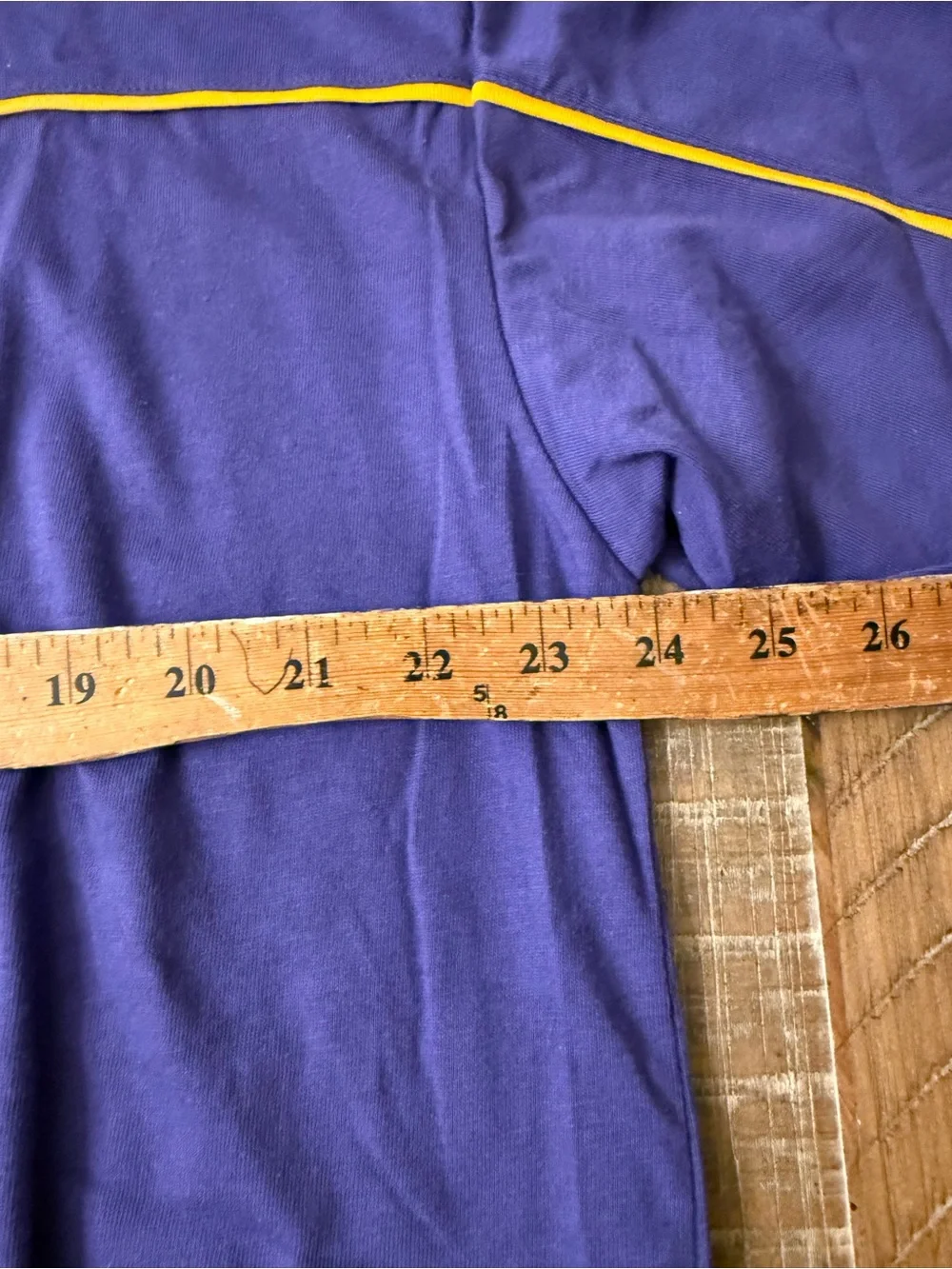 NFL Minnesota Vikings Embroidered V-Neck Tee Men’s XL NWT